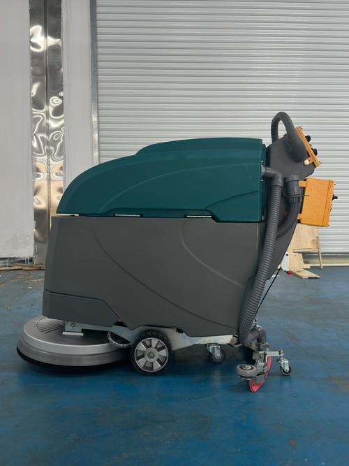 霍尔流量计HF10PP05与光学管道液体传感器LL10AH05在洗地机上的应用方案